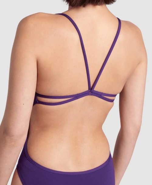 PLUM-WHITE-901